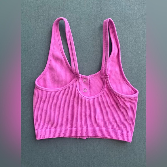 Aerie Woman’s Pink Crop Top Size Medium Tank Ribbed Snaps Summer - Picture 3 of 6
